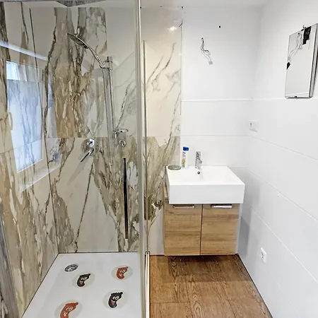 Monteurzimmer Fitter Bruchsal Heilbronn Bretten דירה